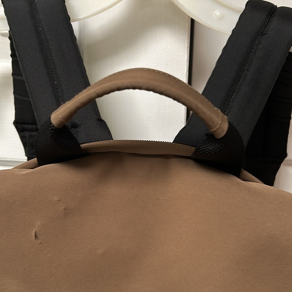 LLBEAN Traveler bag, converts to shoulder or backpack. #0MS45. Versatile, Unisex - Picture 4 of 14